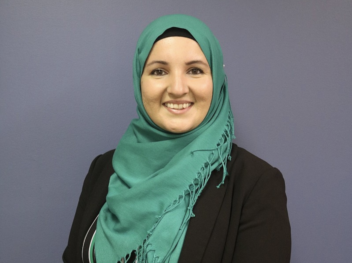 Digital Equity Gap In Refugee Community Makes Recovering From Pandemic Challenging